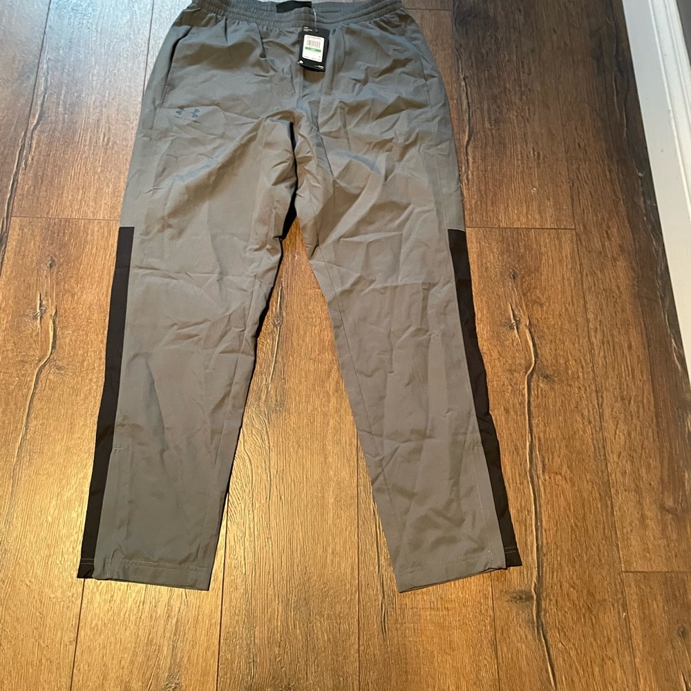 Under Armour Gray Joggers with Black Side Panels and Drawcord